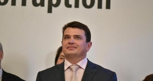 Главный антикоррупционер Украины заявил, что его телефон прослушивают с 2003 года