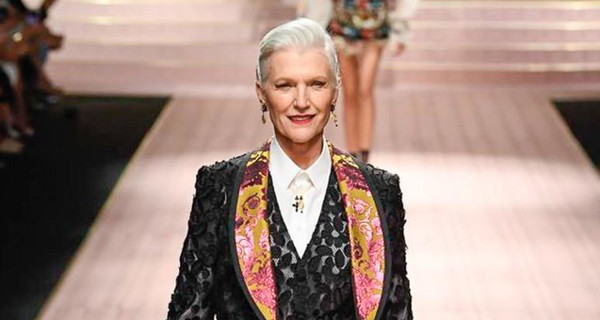 Звездами показа Dolce & Gabbana стали Моника Белуччи, Карла Бруни и мама Илона Маска