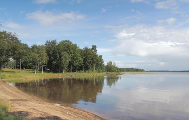 Восьмилетняя девочка нашла в озере меч времен викингов