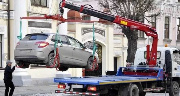 Полиция временно не имеет права эвакуировать автомобили