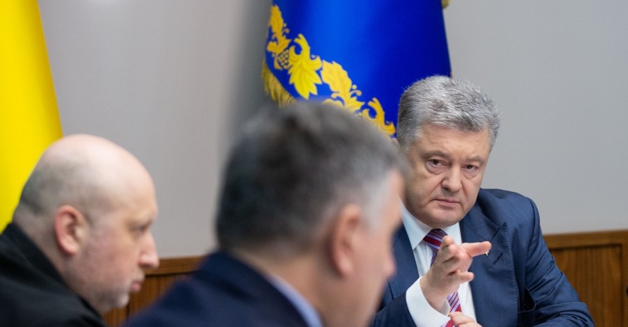 Порошенко прокомментировал взрывы в Ичне