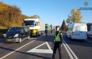 По всей Украине начались протесты водителей из-за цен на бензин