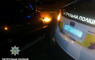 В Полтаве 15-летний подросток за рулем авто пытался уйти от погони и протаранил машину патрульных