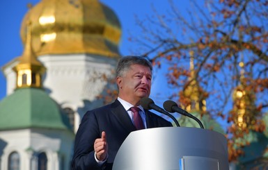 Порошенко: Если увидите людей, которые будут призывать взять Лавру, знайте, это - московская агентура