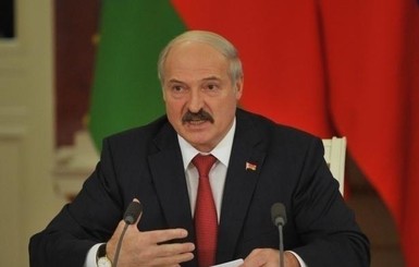 Лукашенко предложил студентам служить на летних каникулах