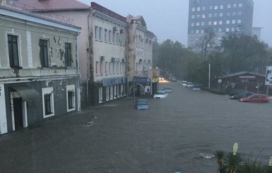 В Краснодарском крае из-за непогоды затопило дома и дороги, разрушены мосты