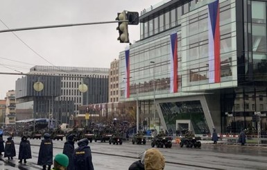 В Праге прошел крупнейший военный парад