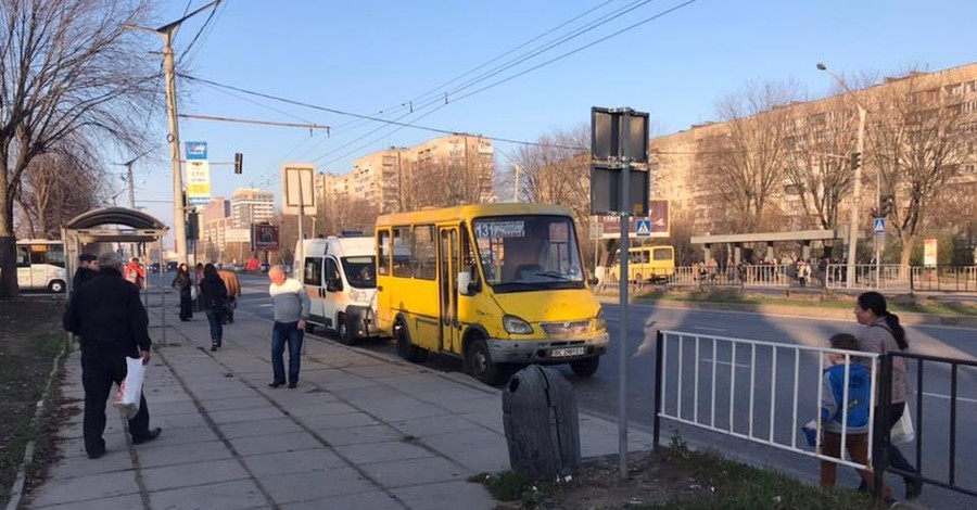 В маршрутке Львова внезапно умерла женщина