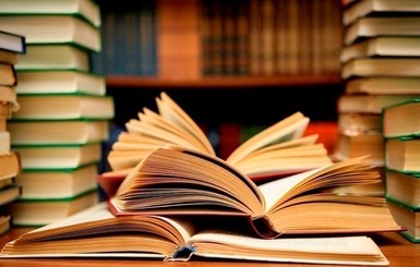 Власти Кувейта запретили книги Федора Достоевского и Виктора Гюго