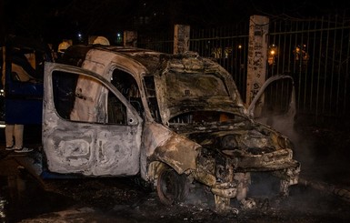 В Киеве на Куреневке на ходу вспыхнула мобильная автокофейня