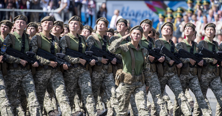 Армия не будет маршировать по-прусски - солдат обучат национальному строевому шагу