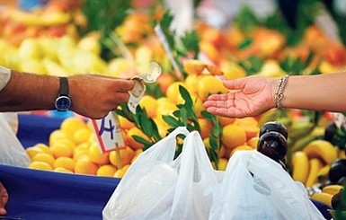 Цены в декабре: тарифы и продукты вверх, бензин - вниз