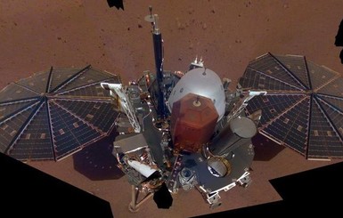 NASA показало первое селфи, сделанное космическим зондом на Марсе