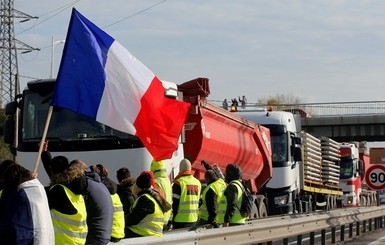 Во Франции стало на одного погибшего больше в ходе протестов