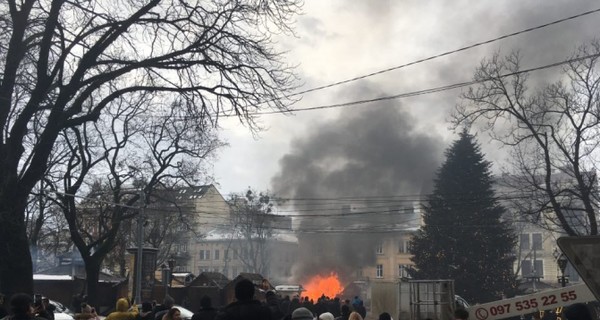 Во Львове на рождественской ярмарке  прогремели три взрыва