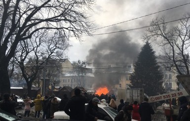 Во Львове на рождественской ярмарке  прогремели три взрыва