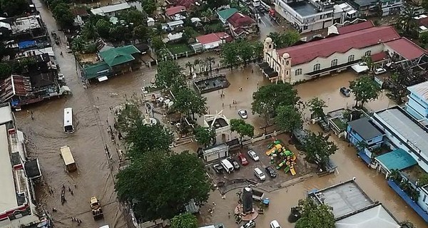 Во время шторма на Филиппинах погибли уже более 60 человек