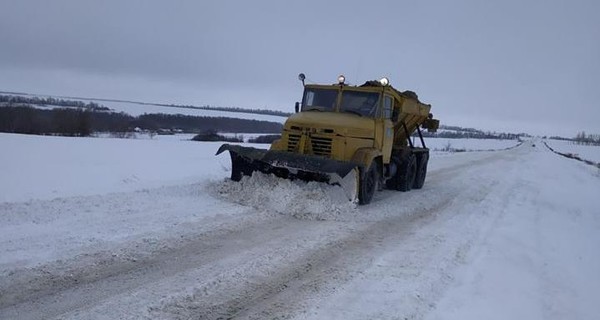 Запорожскую область замело: ограничено движение транспорта