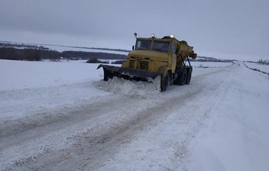 Запорожскую область замело: ограничено движение транспорта