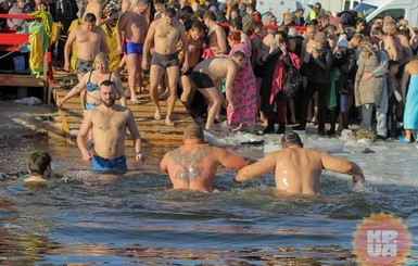 Супрун рассказала, что происходит с телом человека во время окунания в прорубь