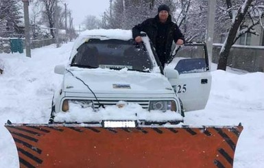 Бунт против коммунальщиков и самодельные бульдозеры