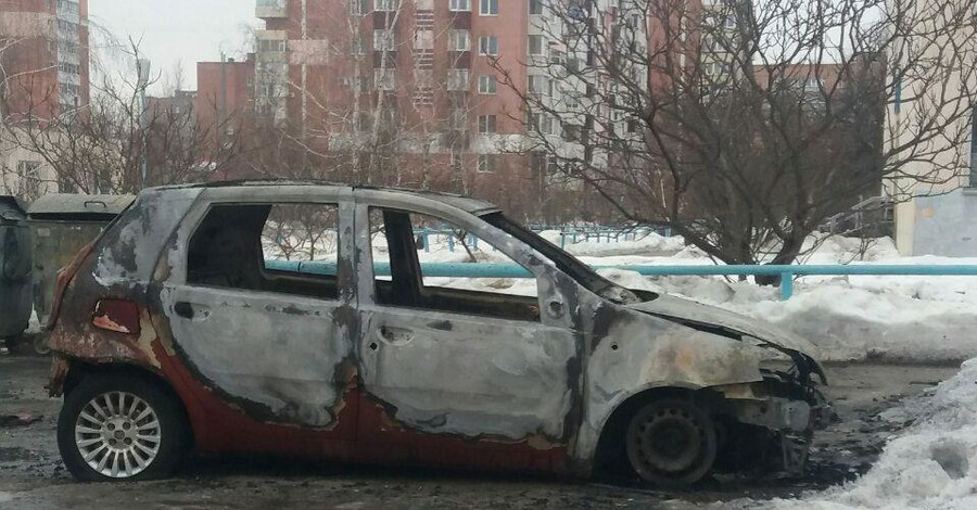 В Полтаве за ночь подожгли шесть автомобилей