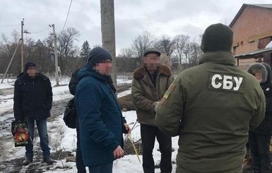 На Сумщине задержали группировку, выкачивавшую горючее из государственного нефтепровода