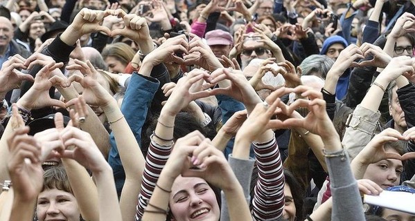 Сотни тысяч итальянцев протестовали против расизма в Милане