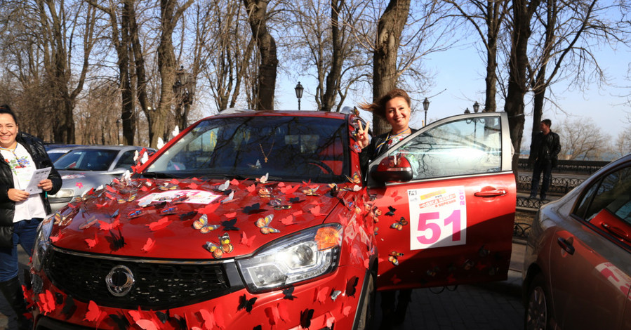  В Одессе к 8 марта провели чисто женское авторалли