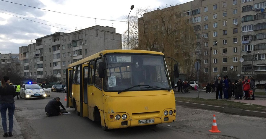 Во Львове маршрутка задавила 10-летнюю школьницу