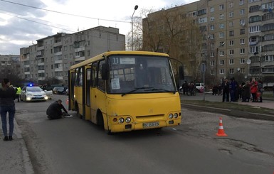 Во Львове маршрутка задавила 10-летнюю школьницу