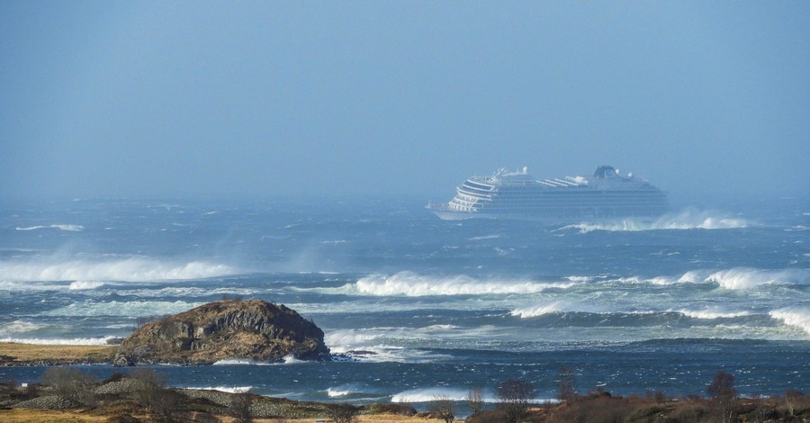 Названа причина поломки лайнера Viking Sky