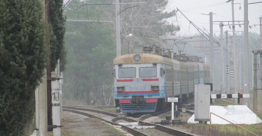 В Житомире парень залез на электричку и получил ожоги 96% тела