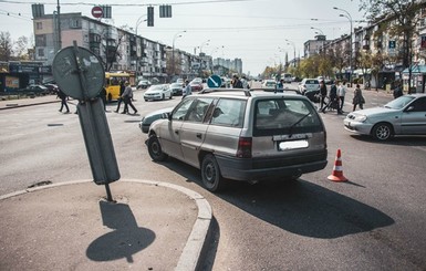 В Киеве водитель пытался спасти котенка и погиб