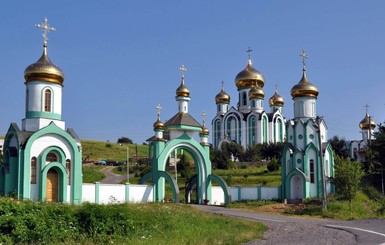 На Закарпатье сушеные лилии, оставленные в храме на Пасху, расцветают второй раз