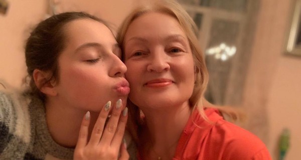 Анастасия Волочкова разрешила матери общаться с внучкой