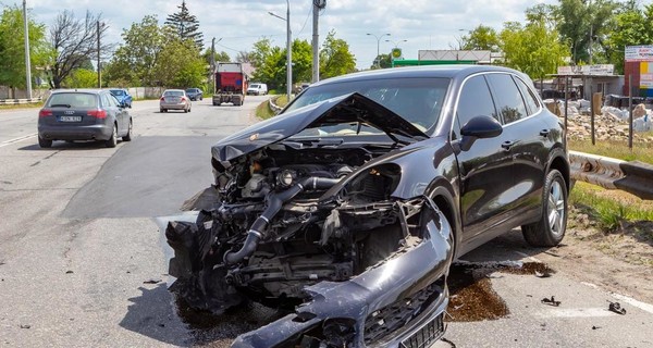 Столкновение двух Porsche в Днепре: появилось видео аварии