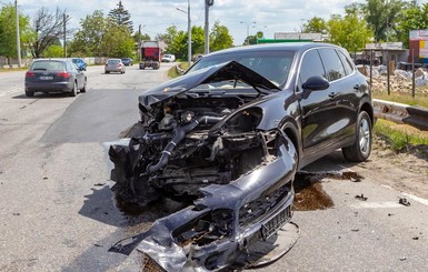 Столкновение двух Porsche в Днепре: появилось видео аварии