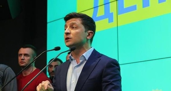 Зеленский поздравил украинцев с Днем Победы и рассказал про своего деда