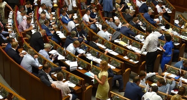 Отставка Гройсмана оказалась под вопросом. В парламенте нет единства