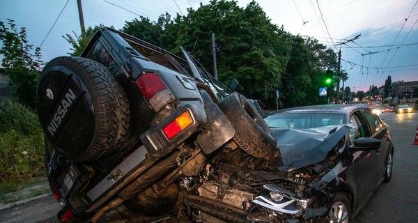 В Киеве в ДТП попали четверо военных