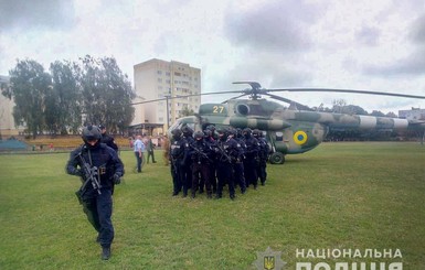 На Житомирщину на вертолете отправили спецназ, чтобы он охранял бюллетени 