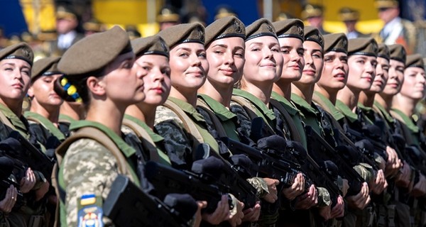 В Харькове в институт танковых войск впервые набрали девушек