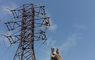 В Николаеве скончался подросток, который залез на электроопору ради селфи