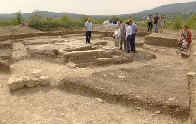 В Крыму нашли необычный саркофаг