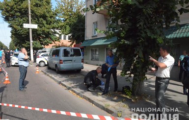 В Житомире неизвестные напали на группу инкассаторов и ранили полицейского