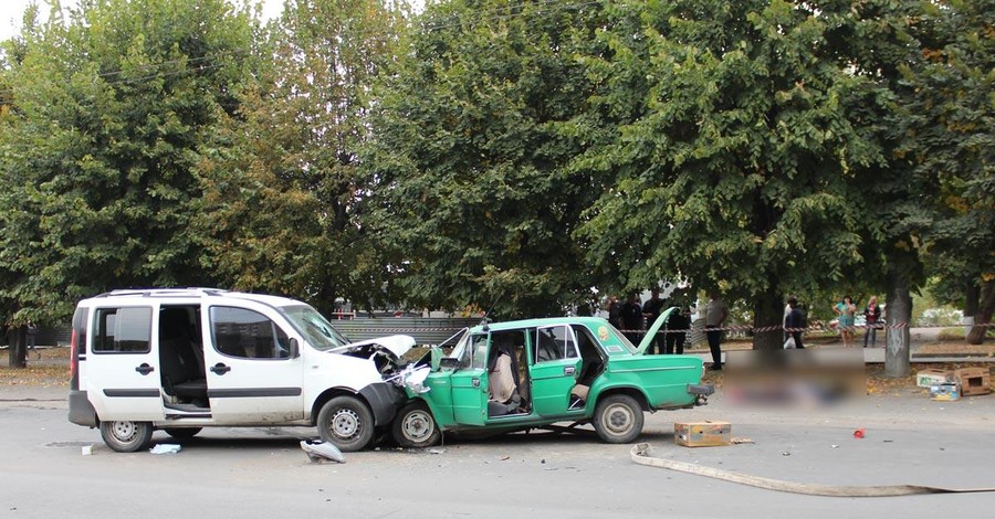 В Черновцах столкнулись Fiat и ВАЗ, погибли два человека  