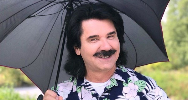 Павел Зибров презентовал песню, посвященную своим легендарным усам