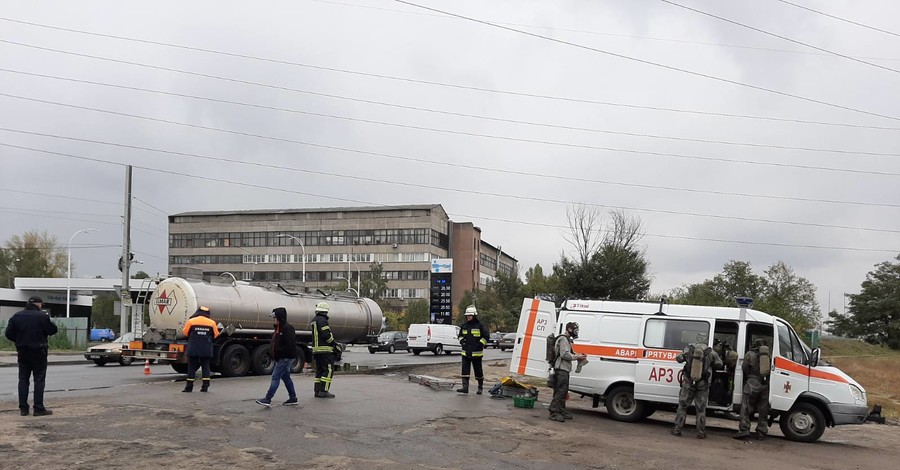 В Днепре ликвидировали утечку неизвестного вещества