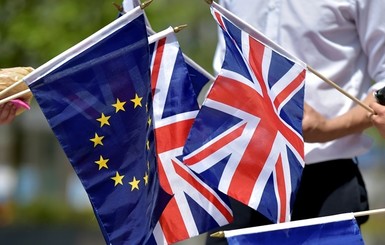 Британский парламент проголосовал за новую отсрочку Brexit 